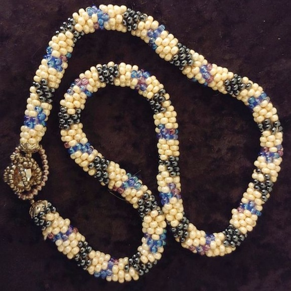 26.5" HAND BEADED NECKLACE - Picture 3 of 5